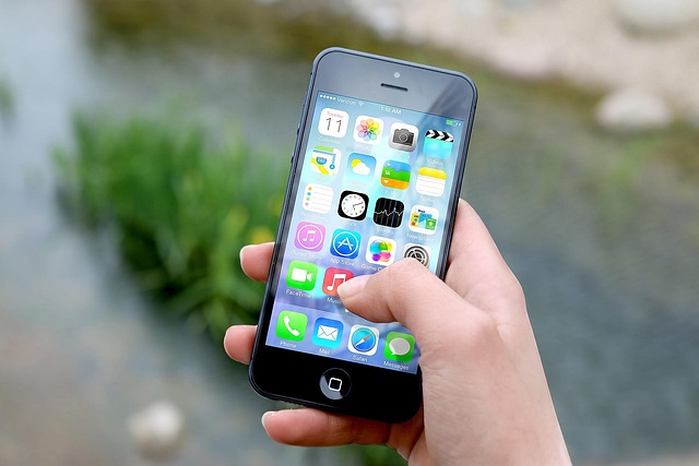 Cách sạc pin iPhone đúng cách để pin bền lâu hơn